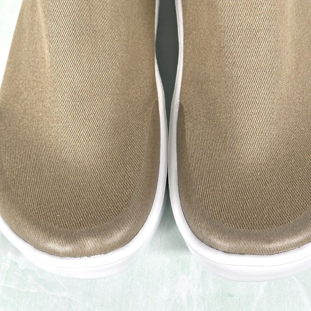Oofos OOmg eeZee Low Womens 7.5 Shoes Slip On Taupe Comfort Recovery Gym Loafer - Picture 5 of 14